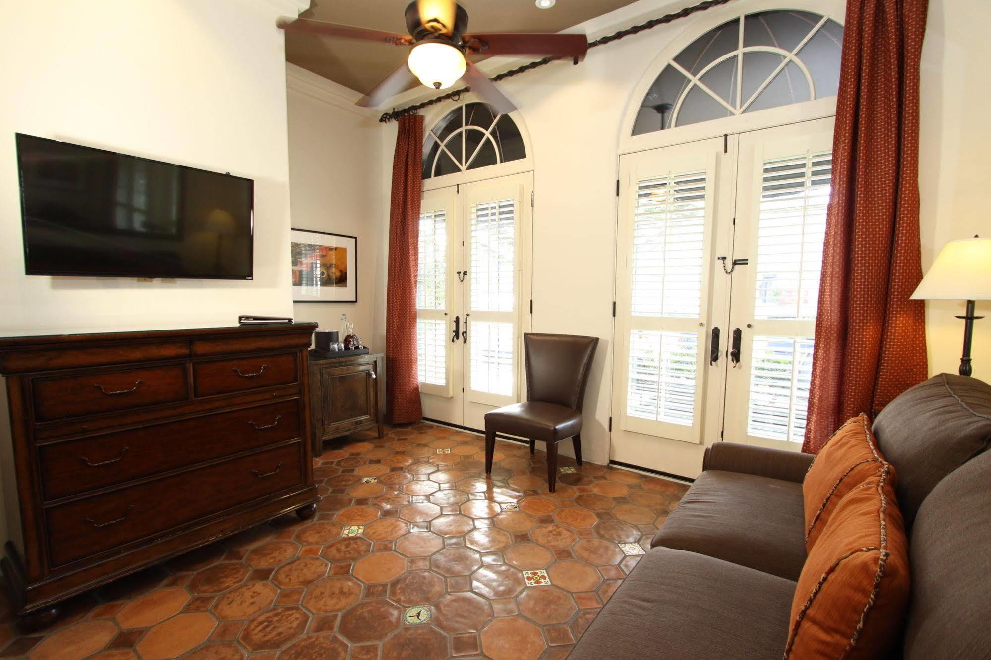 Inn Cypress 4*