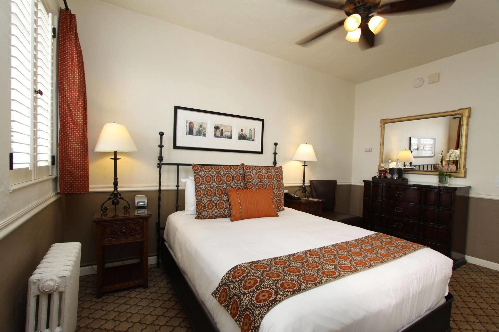 Cypress Inn