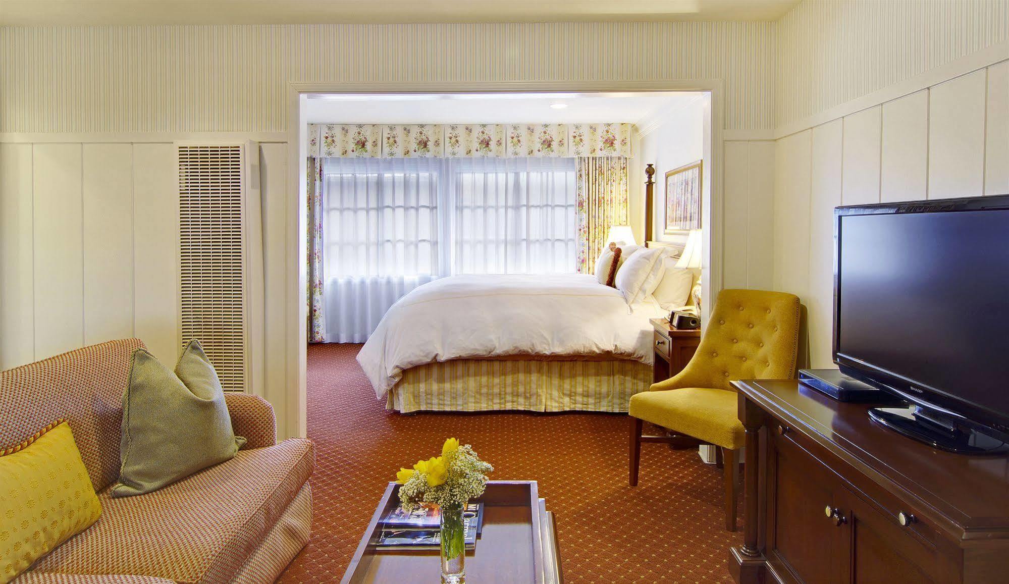 Wayside 3* Carmel-by-the-Sea