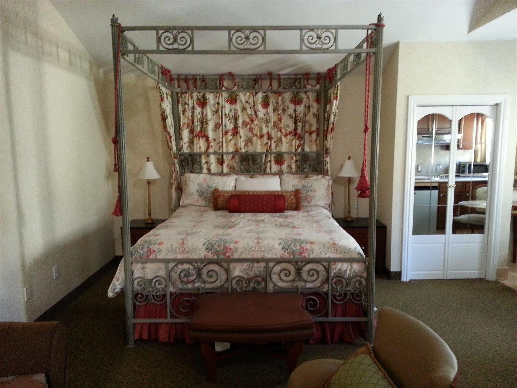 The Vendange & Inn 3*