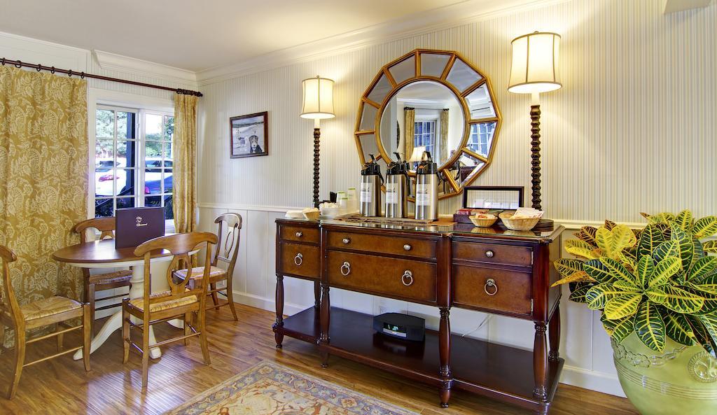 Wayside Inn 3*