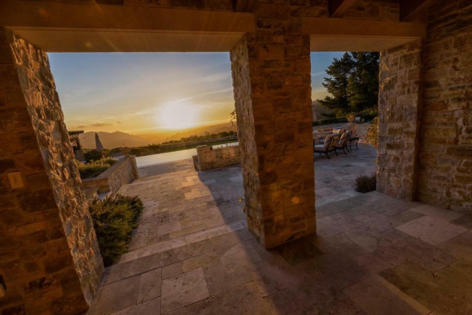 Lx1: Chateau D' Renaitre - Luxury Holiday home Carmel-by-the-Sea