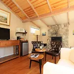 Forest Lodge