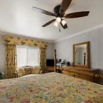 Carmel Inn & Suites