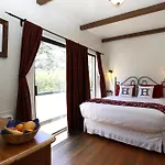 Forest Lodge