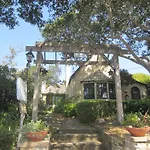 Edgemere Cottages