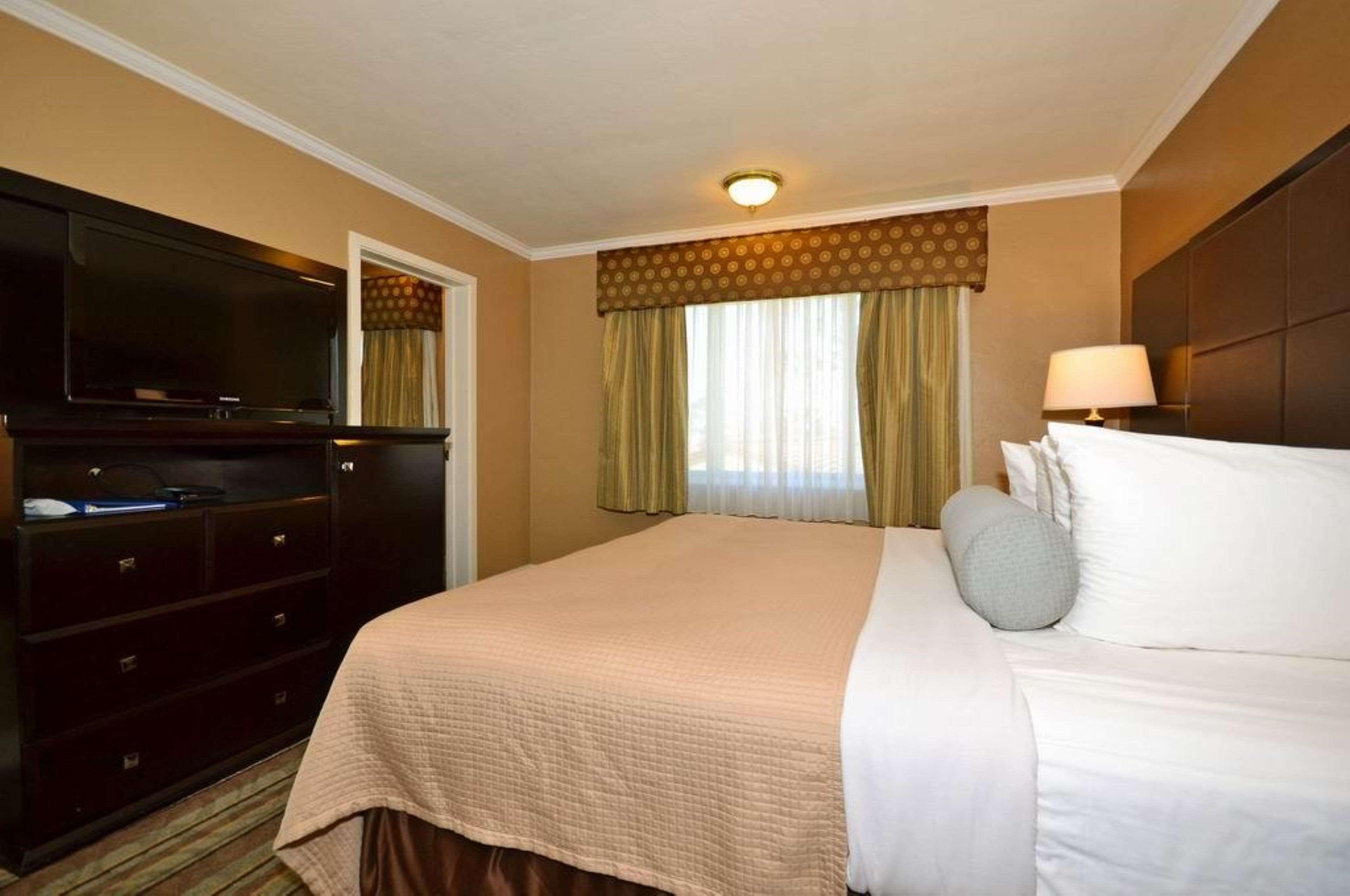 Hotel Western Carmel's Town House 3*
