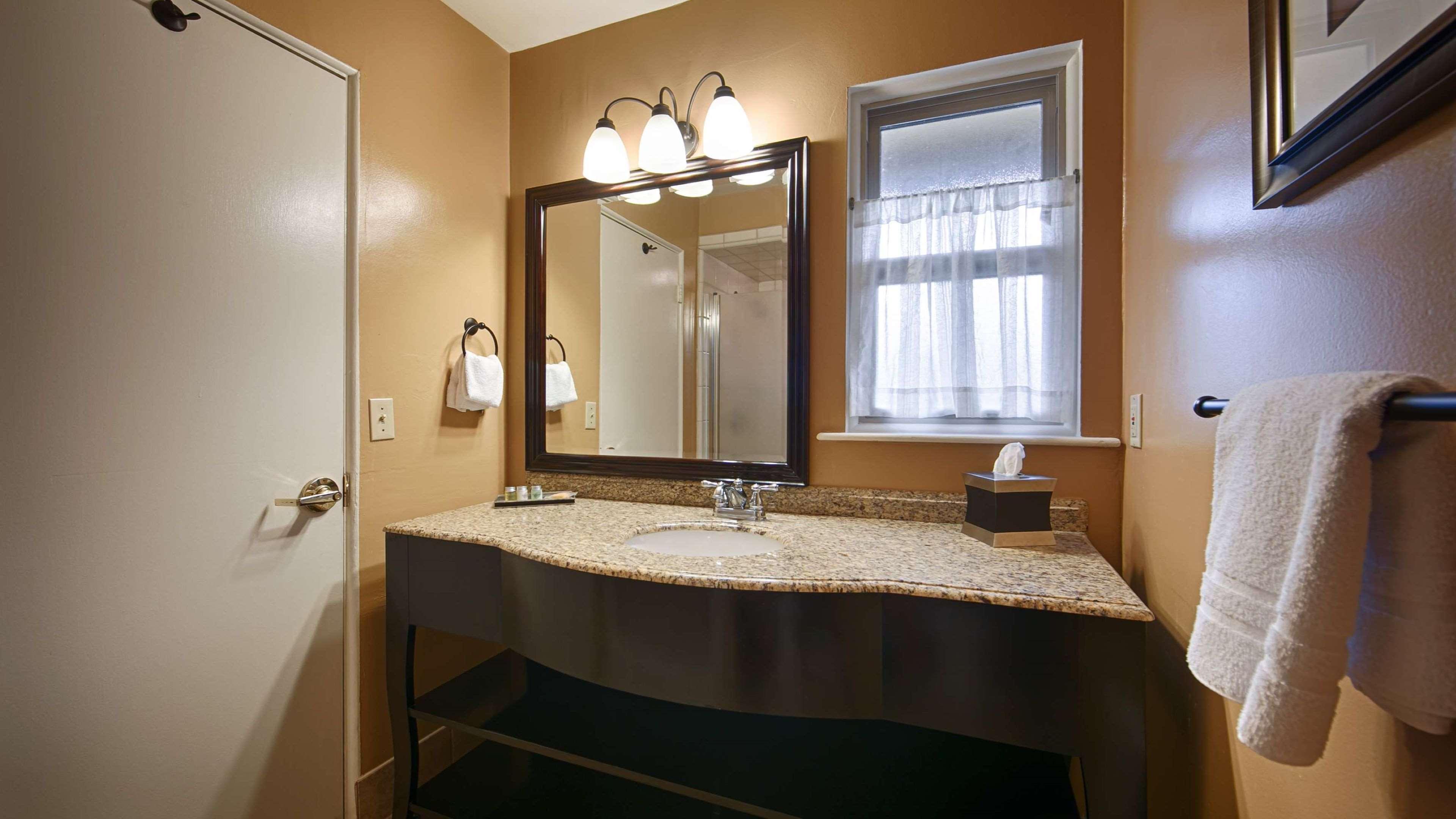 Hotel Western Carmel's Town House 3*