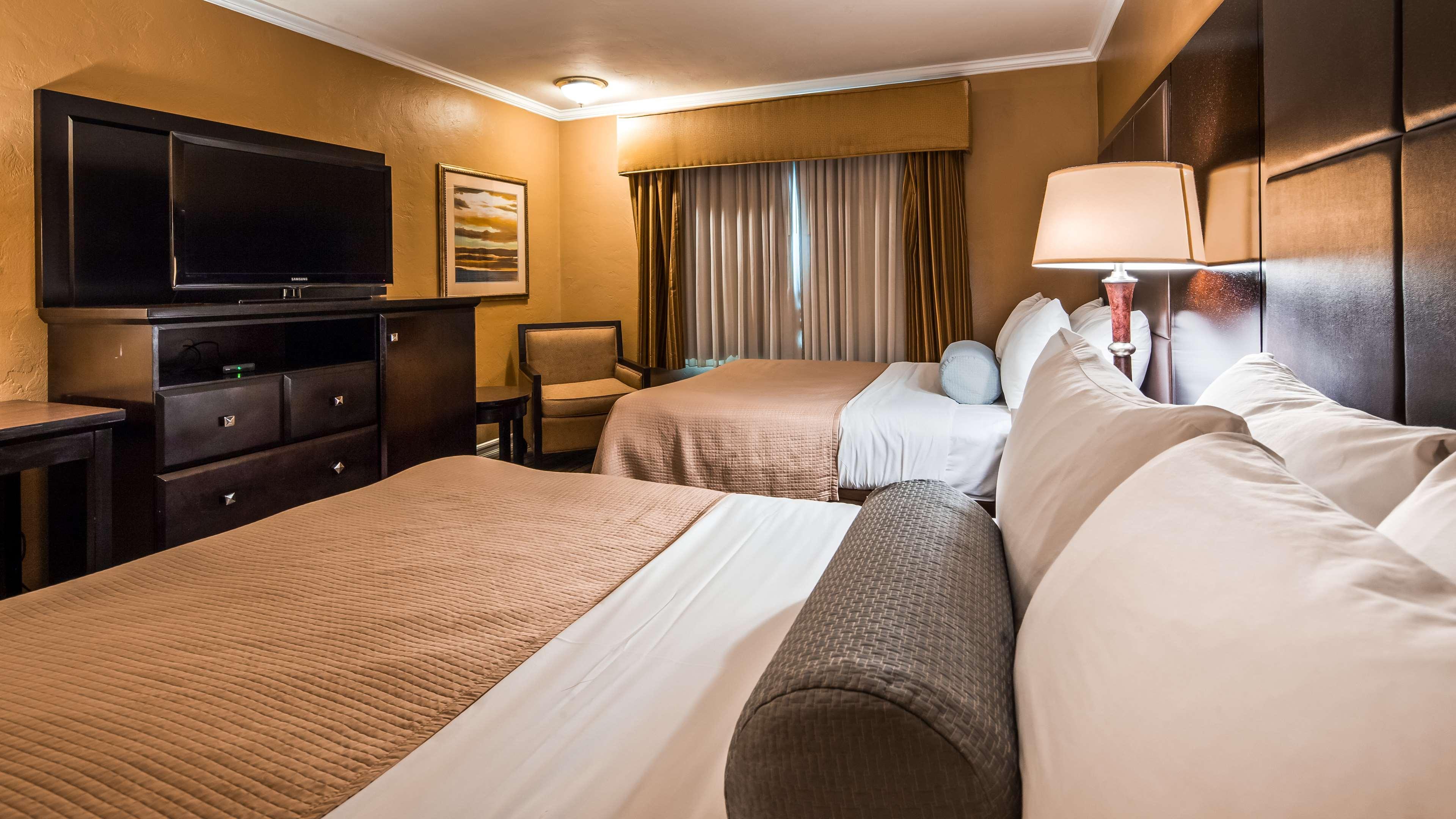 Western Carmel's Town House Hotel Carmel-by-the-Sea