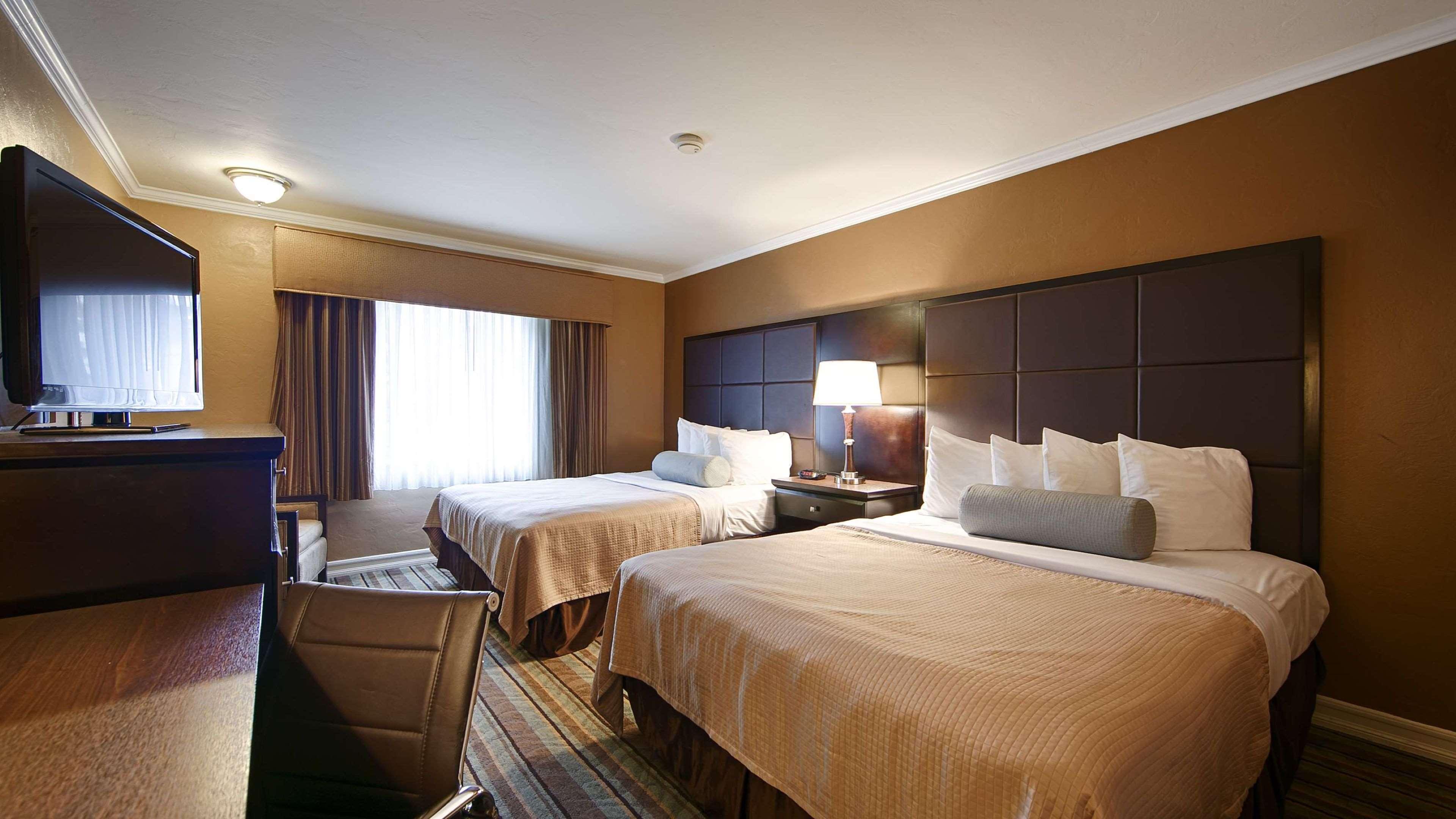 Hotel Western Carmel's Town House