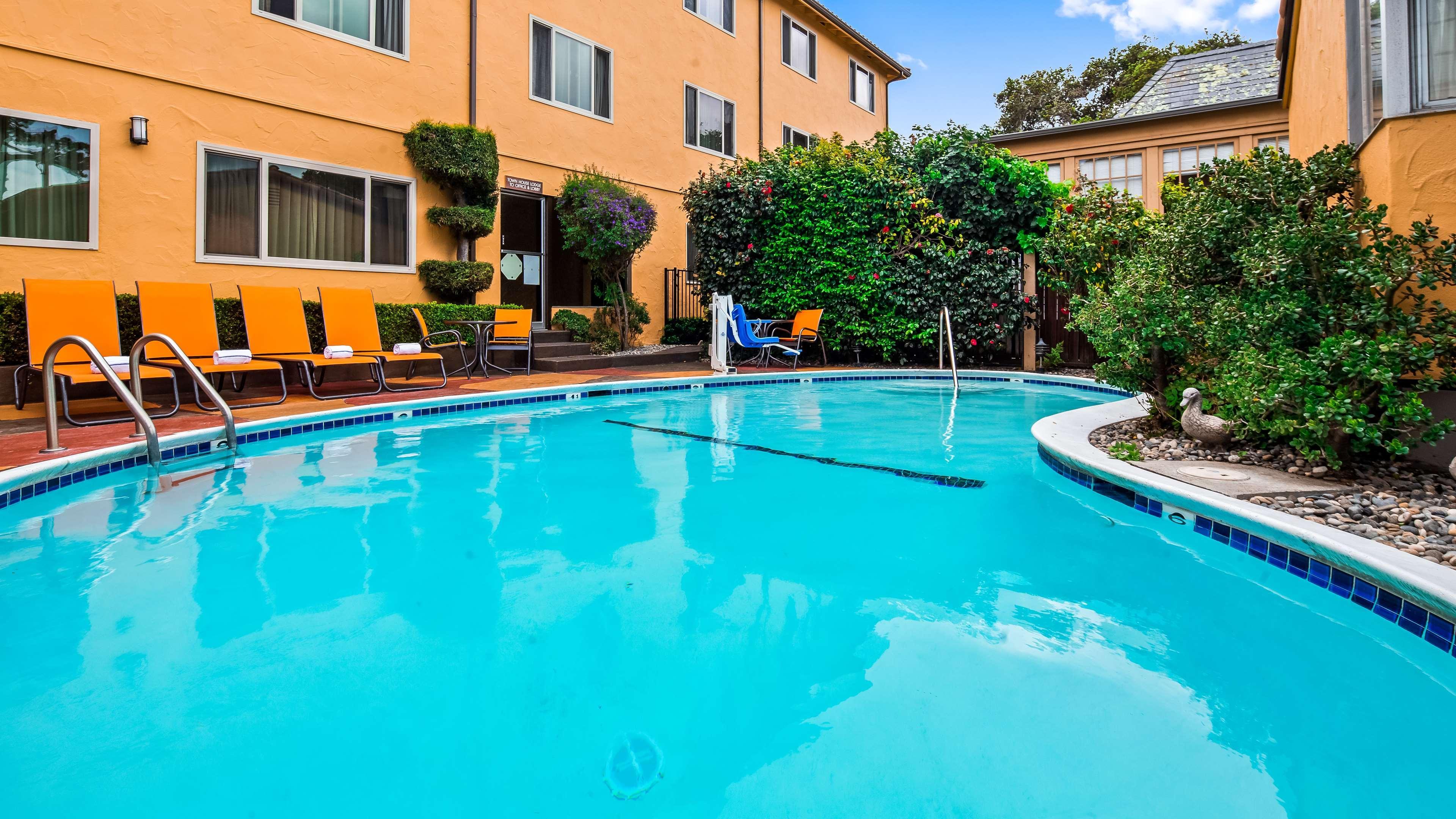 Western Carmel's Town House Hotel