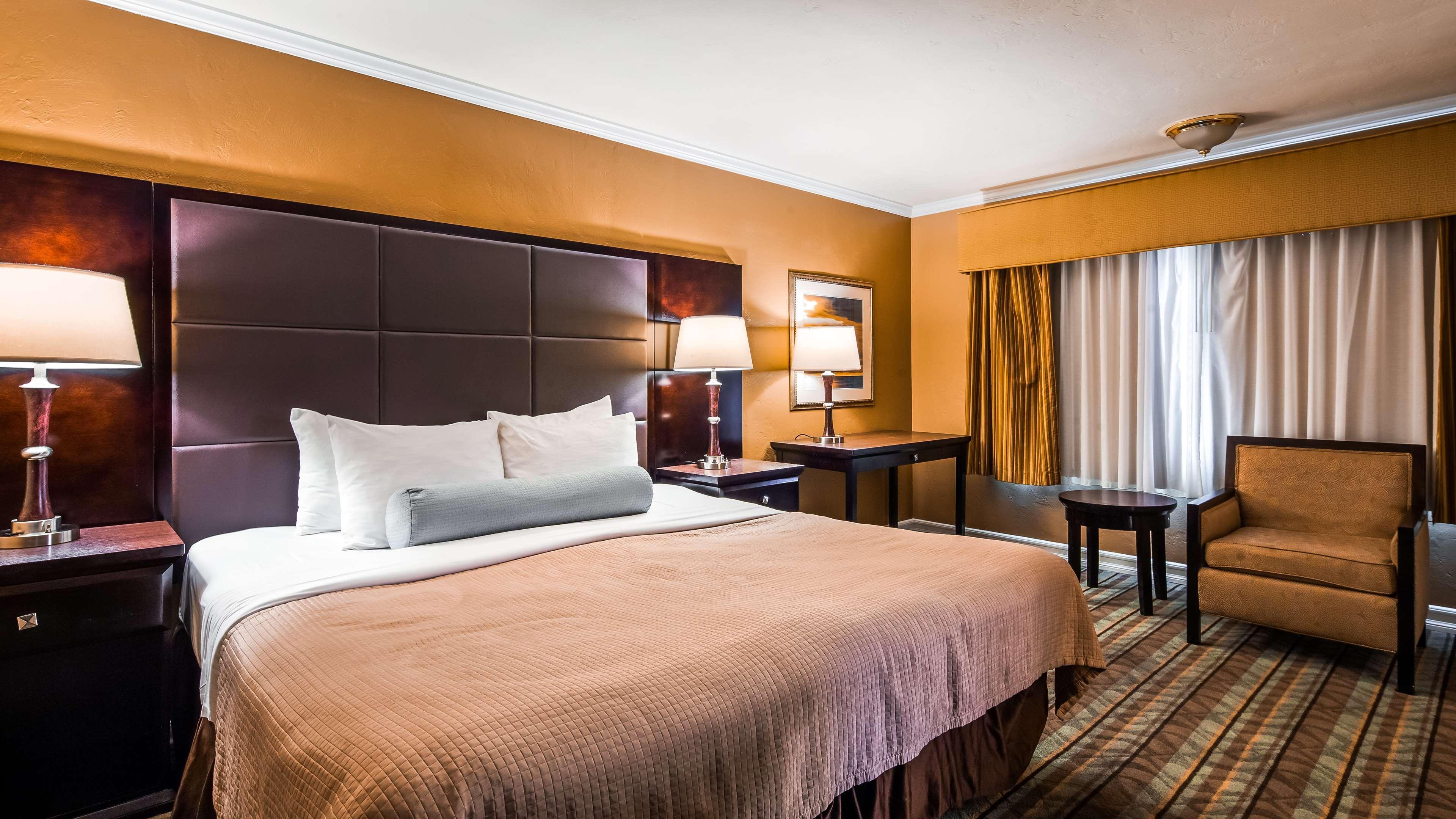 Hotel Western Carmel's Town House 3*