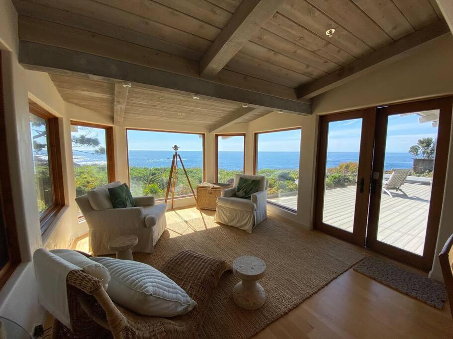 Riviera. Oceanfront, Walk To Beach. * Carmel-by-the-Sea