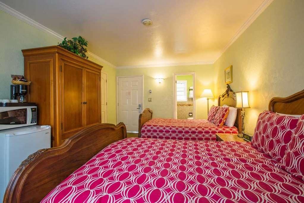 Motel & Carmel-by-the-Sea