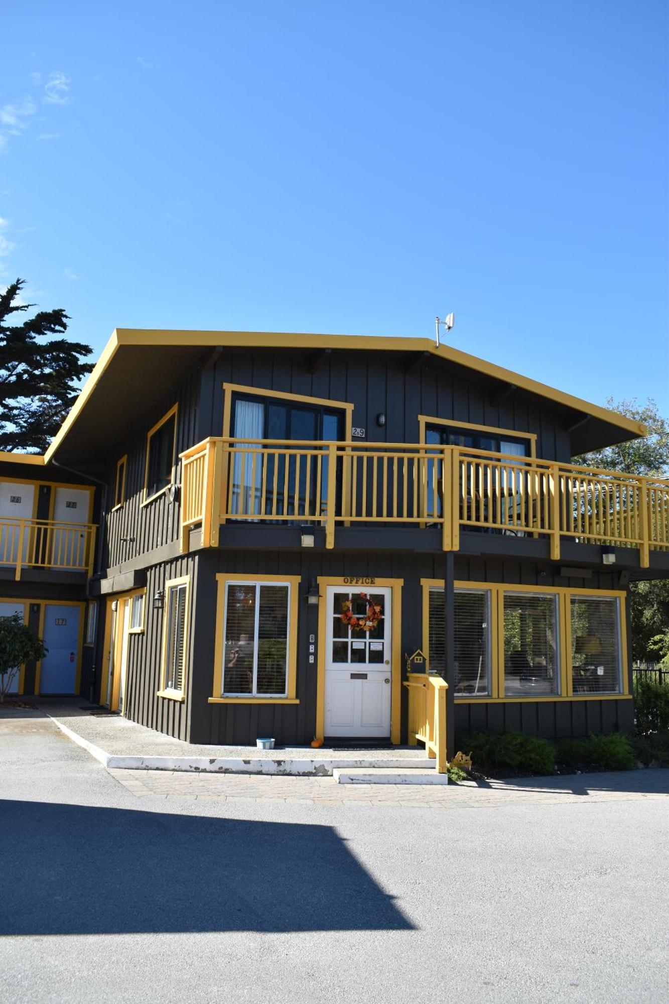 River Inn 3*