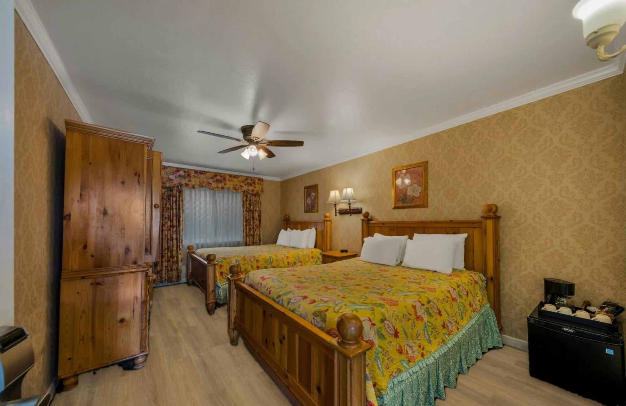 Motel &