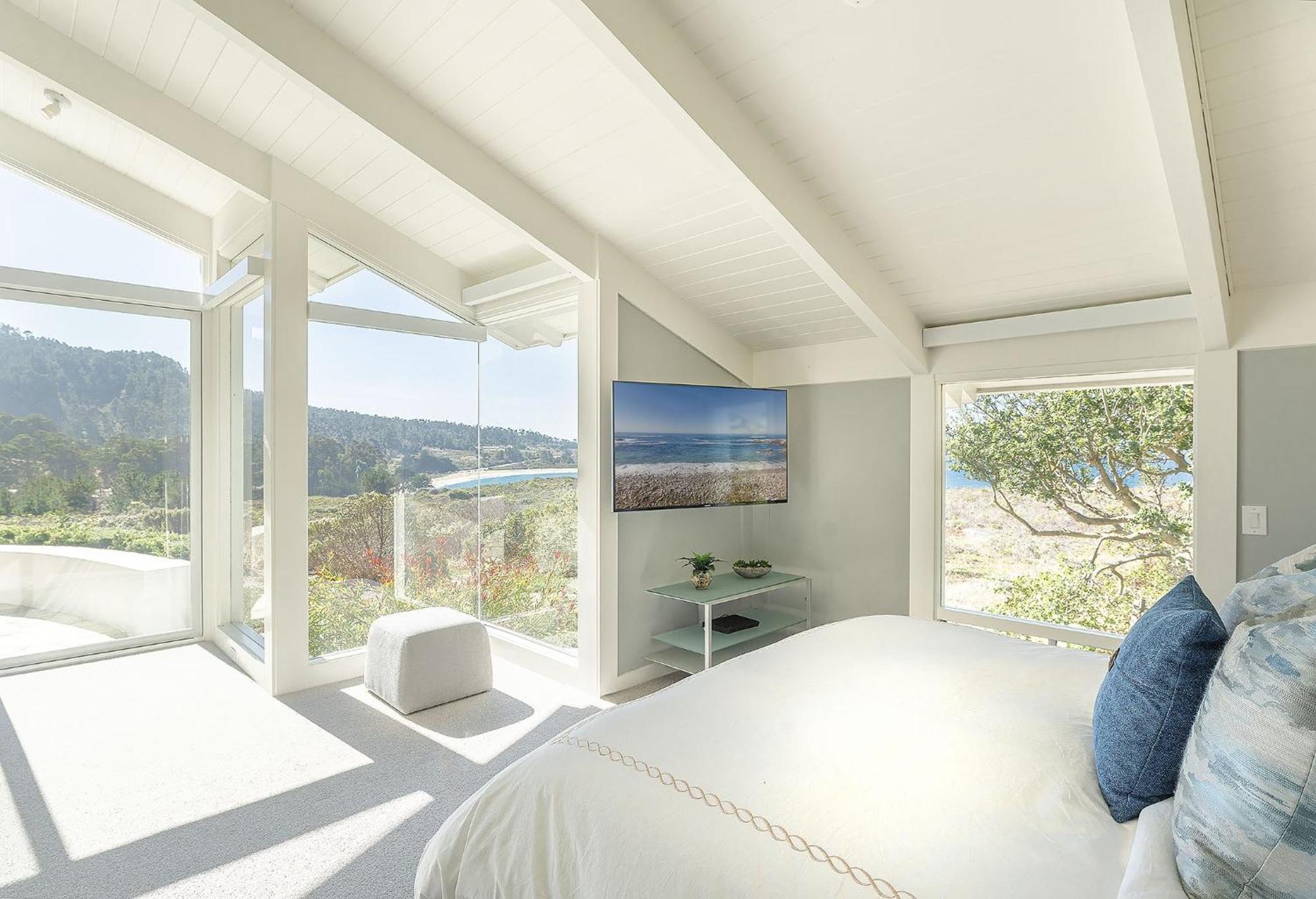3911 Point Lobos View *