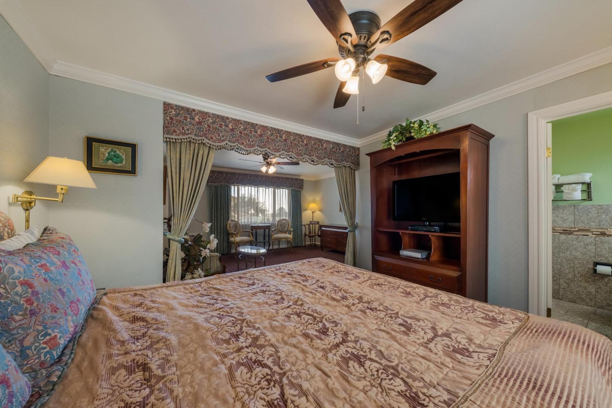 Motel & Carmel-by-the-Sea