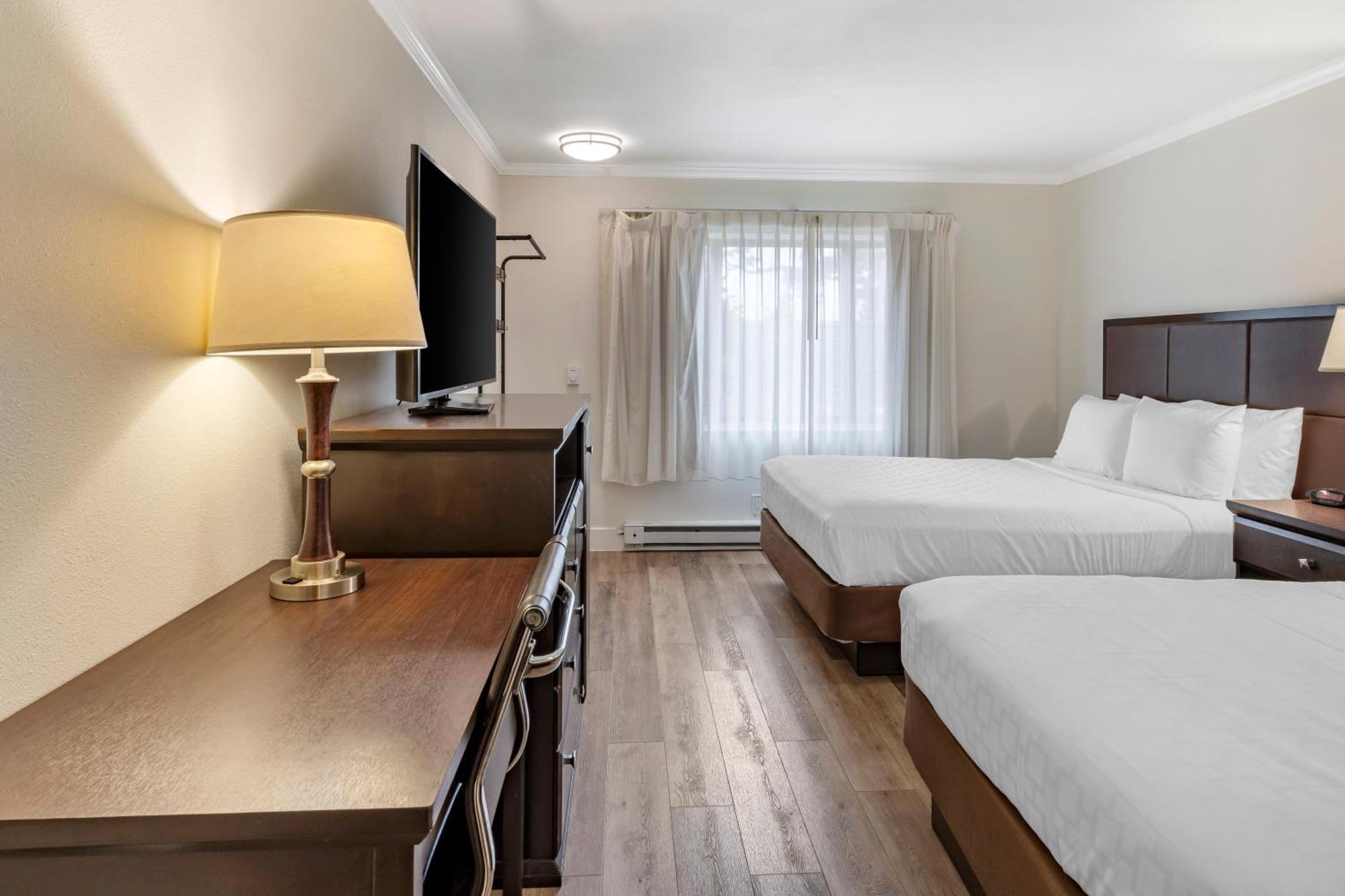 Western Carmel's Town House Hotel Carmel-by-the-Sea