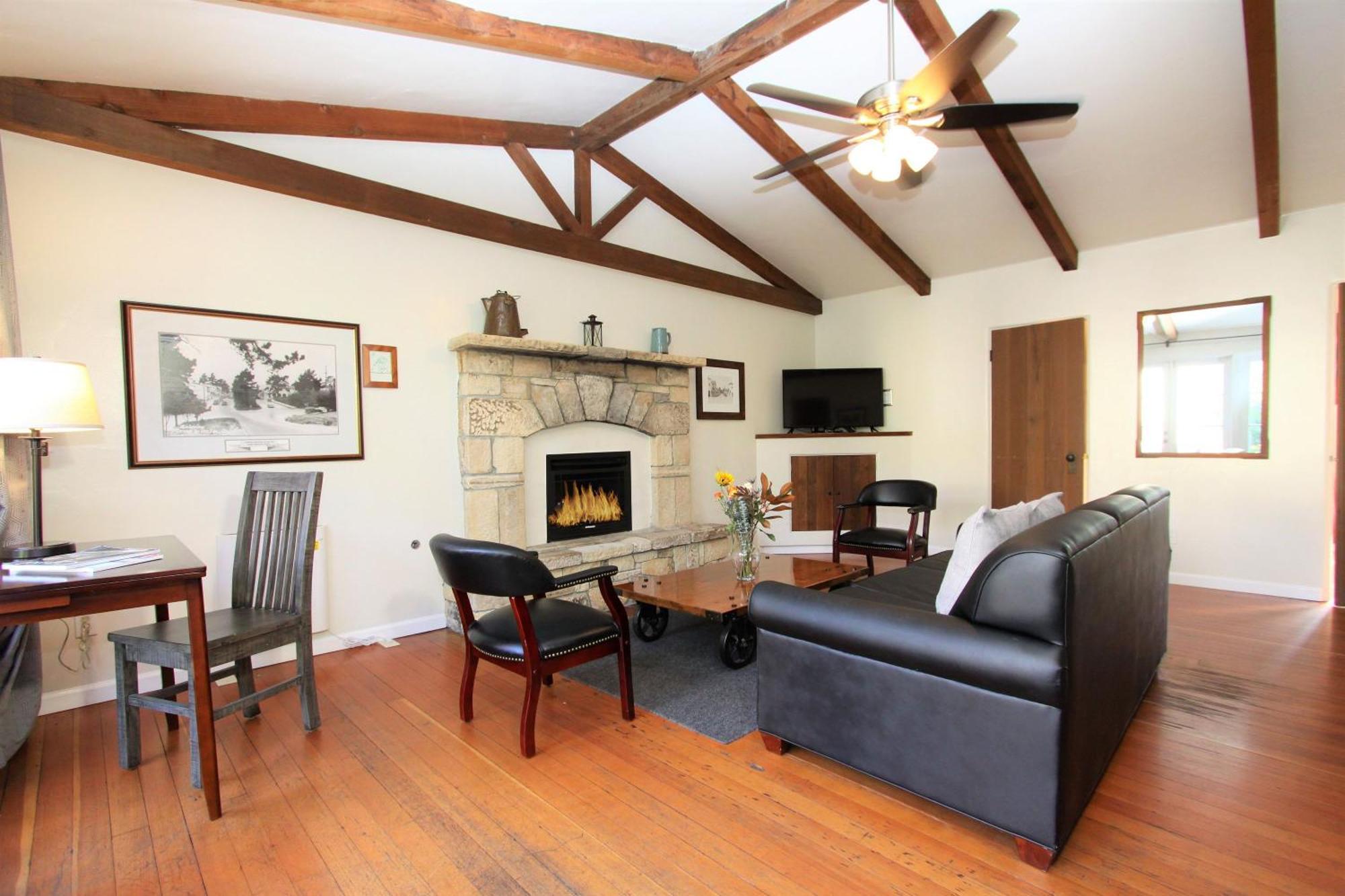 Forest Lodge *