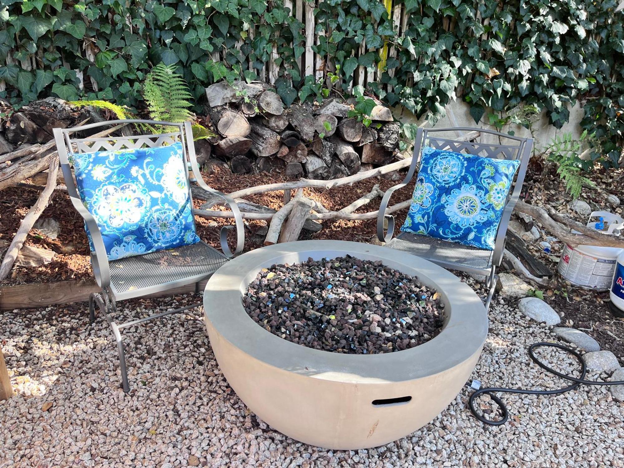 Gorgeous 3-bdrm Home, Walk To Town And