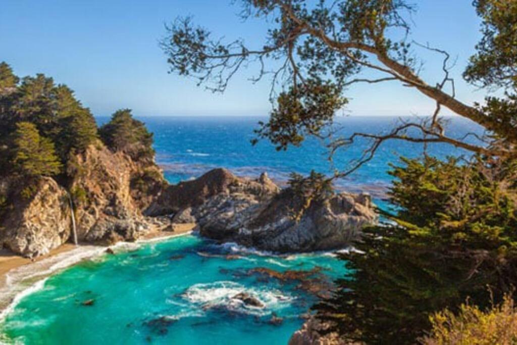 Holiday home Gorgeous 3-bdrm Home, Walk To Town And Carmel-by-the-Sea