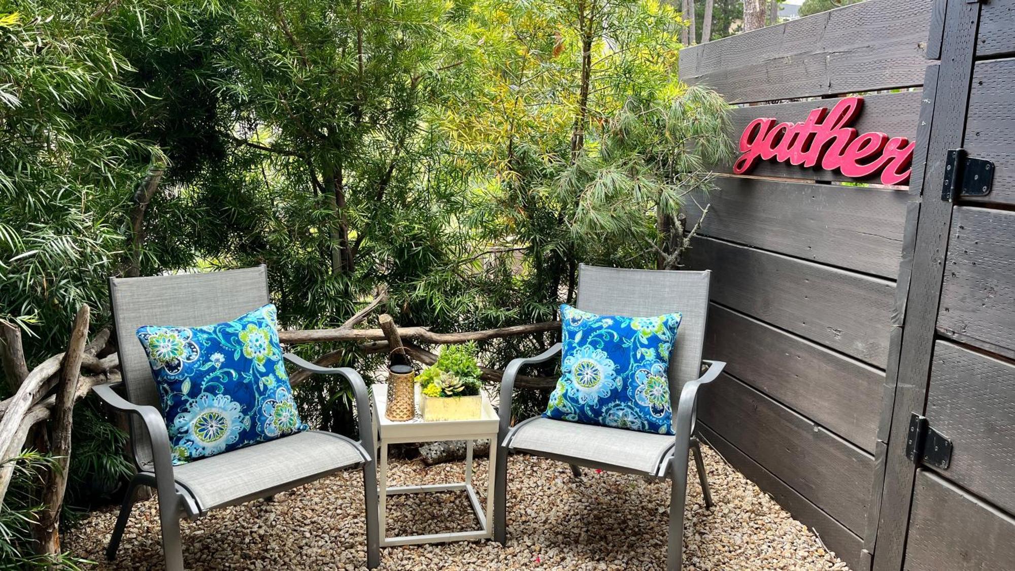 Gorgeous 3-bdrm Home, Walk To Town And Holiday home *