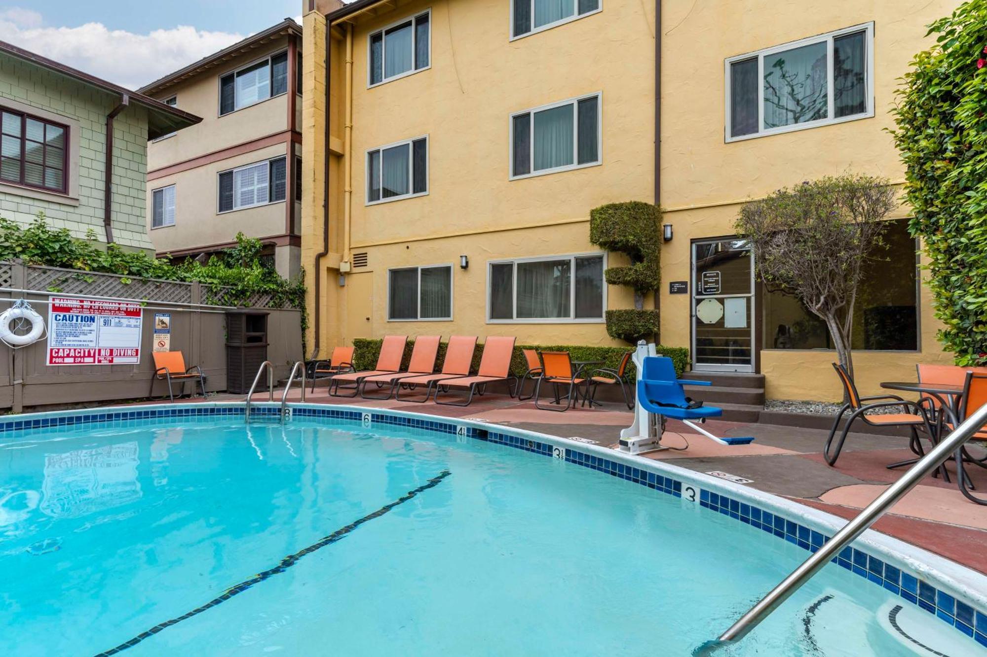 Western Carmel's Town House 3* Carmel-by-the-Sea