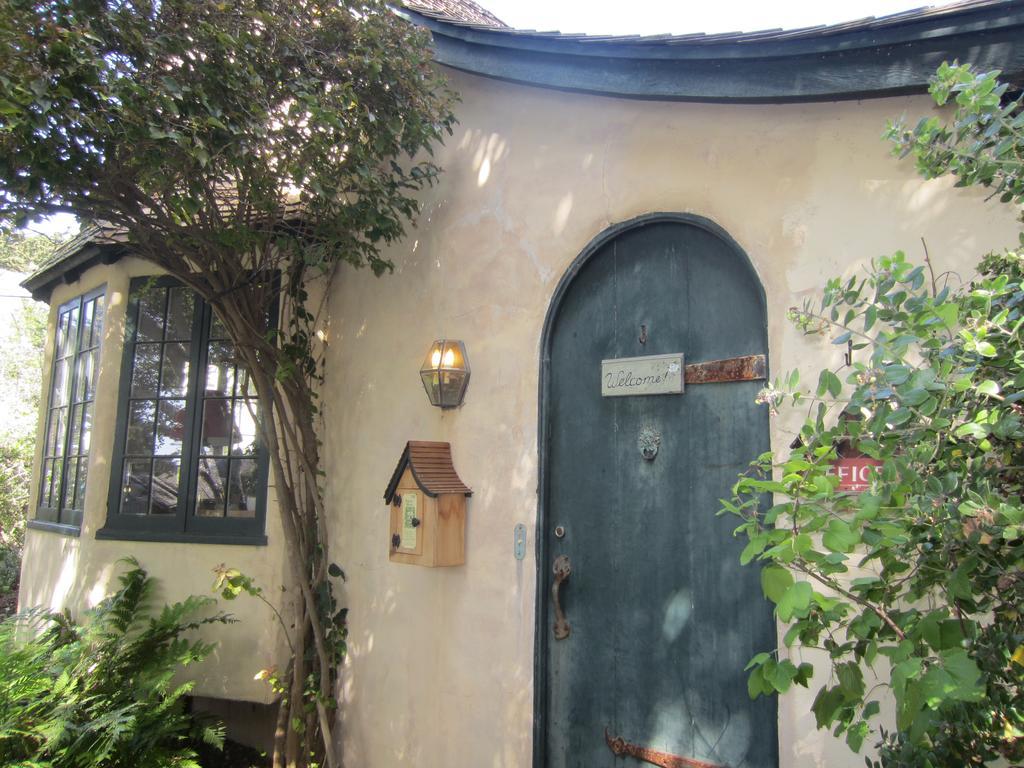 Edgemere Cottages Bed & Breakfast 3*