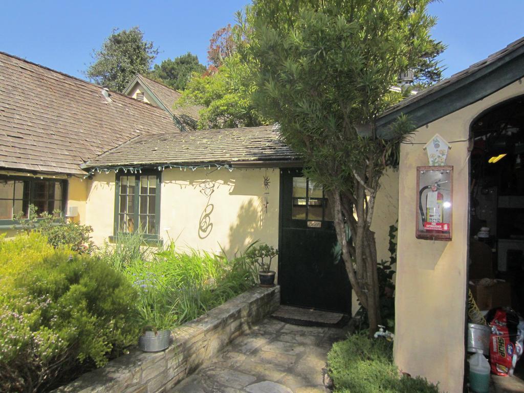Edgemere Cottages Bed & Breakfast