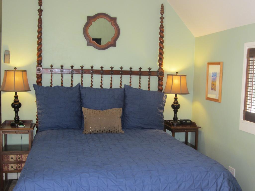 Edgemere Cottages Bed & Breakfast