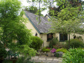 Edgemere Cottages Bed & Breakfast