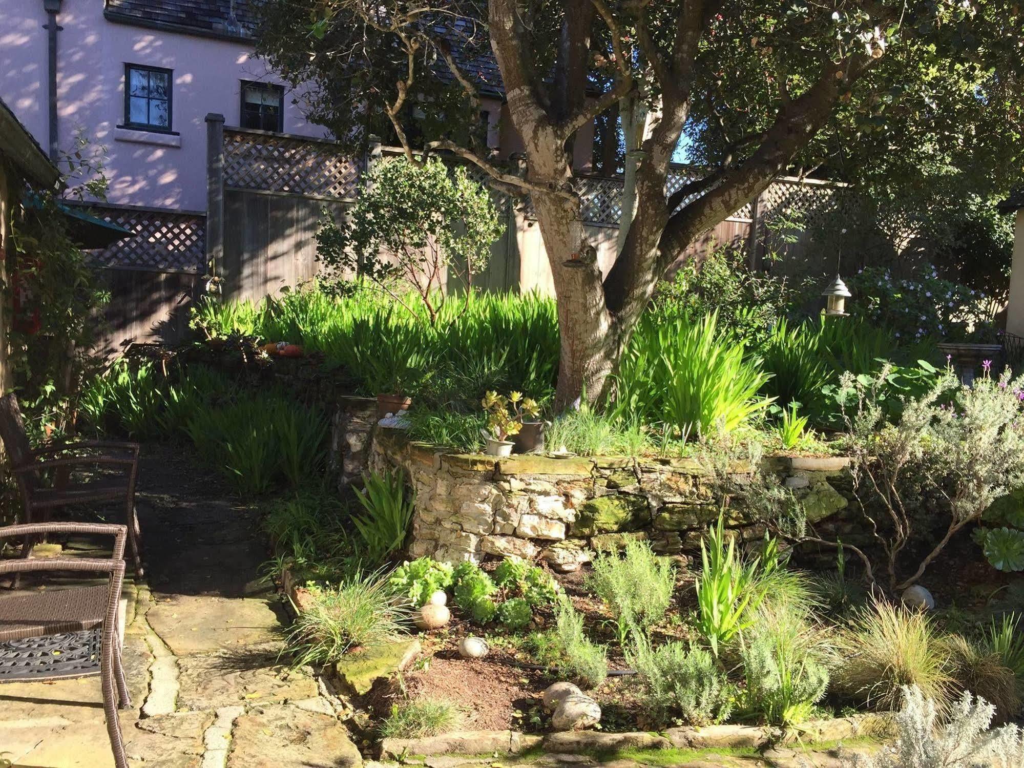 Bed & Breakfast Edgemere Cottages