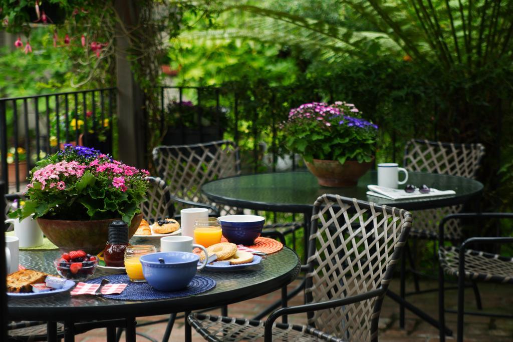 Country Bed & Breakfast Carmel-by-the-Sea