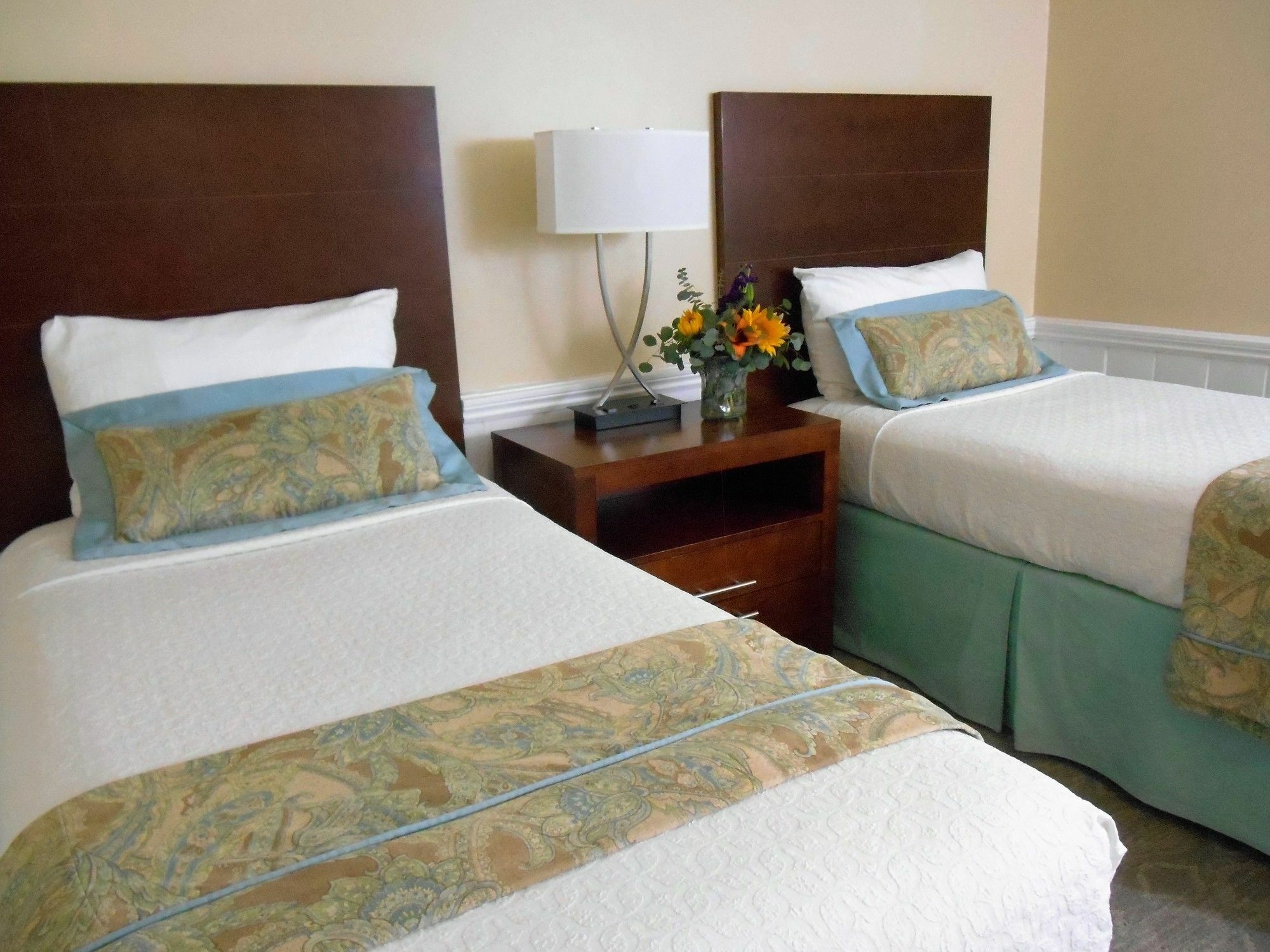 Bay View Hotel 3*