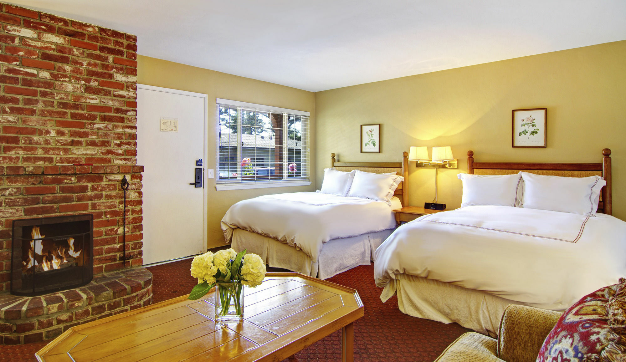 Candle Light Inn