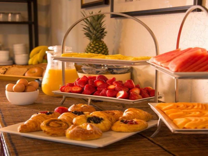 Tradewinds Hotel Carmel-by-the-Sea